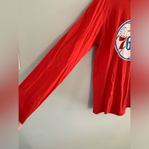 Fanatics Philadelphia 76ers Sixers Red Fitted Long Sleeve T-shirt Size M Unisex - Picture 2 of 7